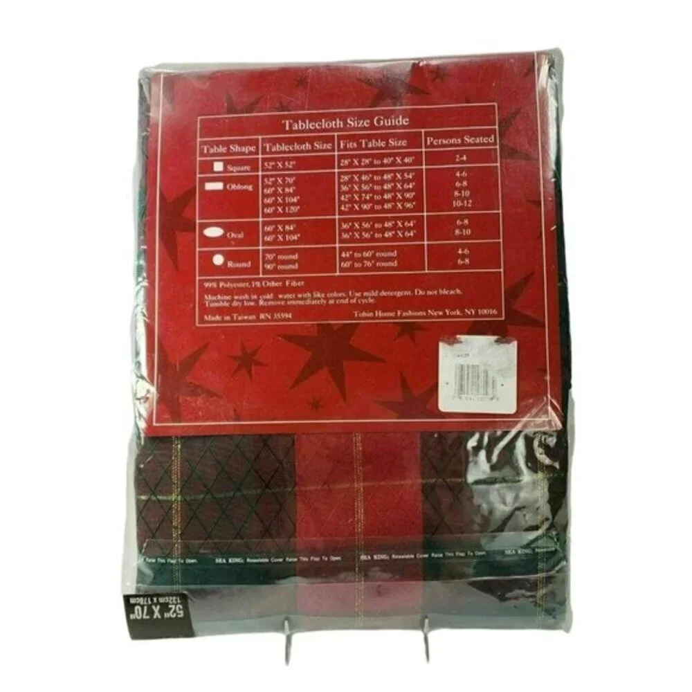 Christmas Tablecloth Green Red Gold Metallic 52 x 70 Rectangle Fabric Holiday Nw
